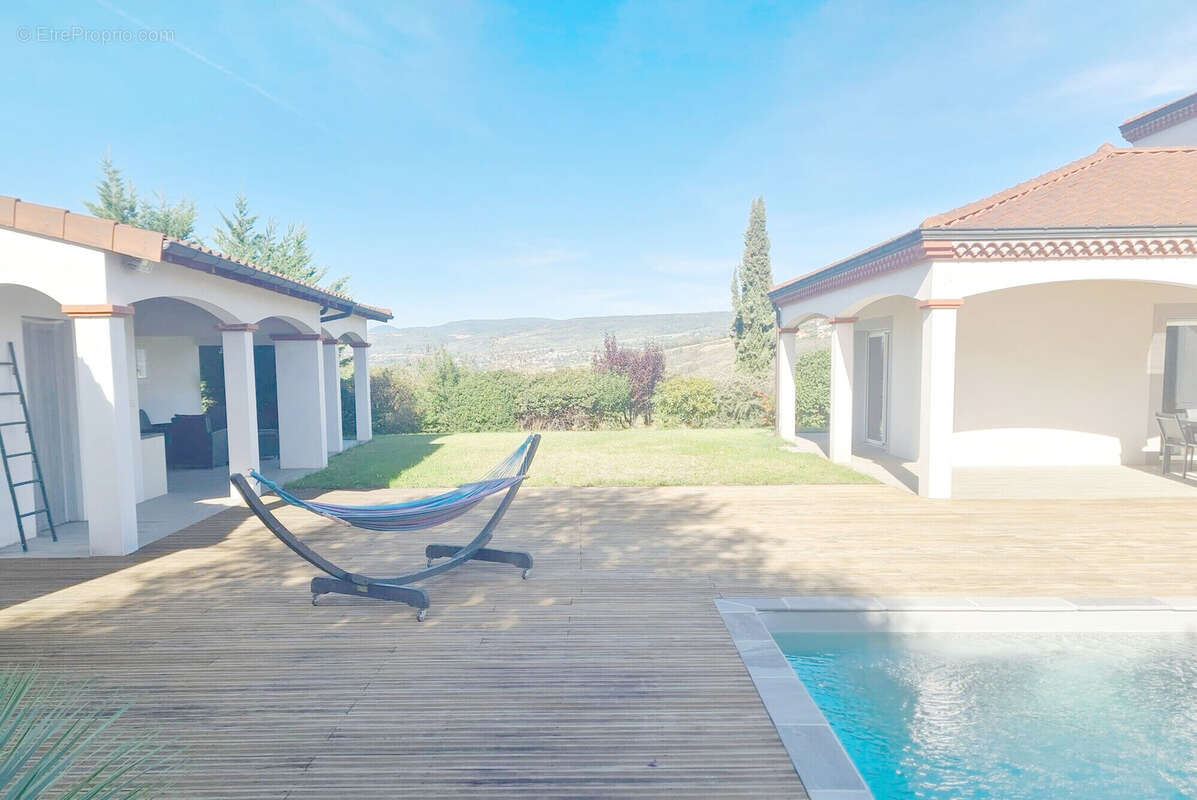 Maison à VEYRE-MONTON