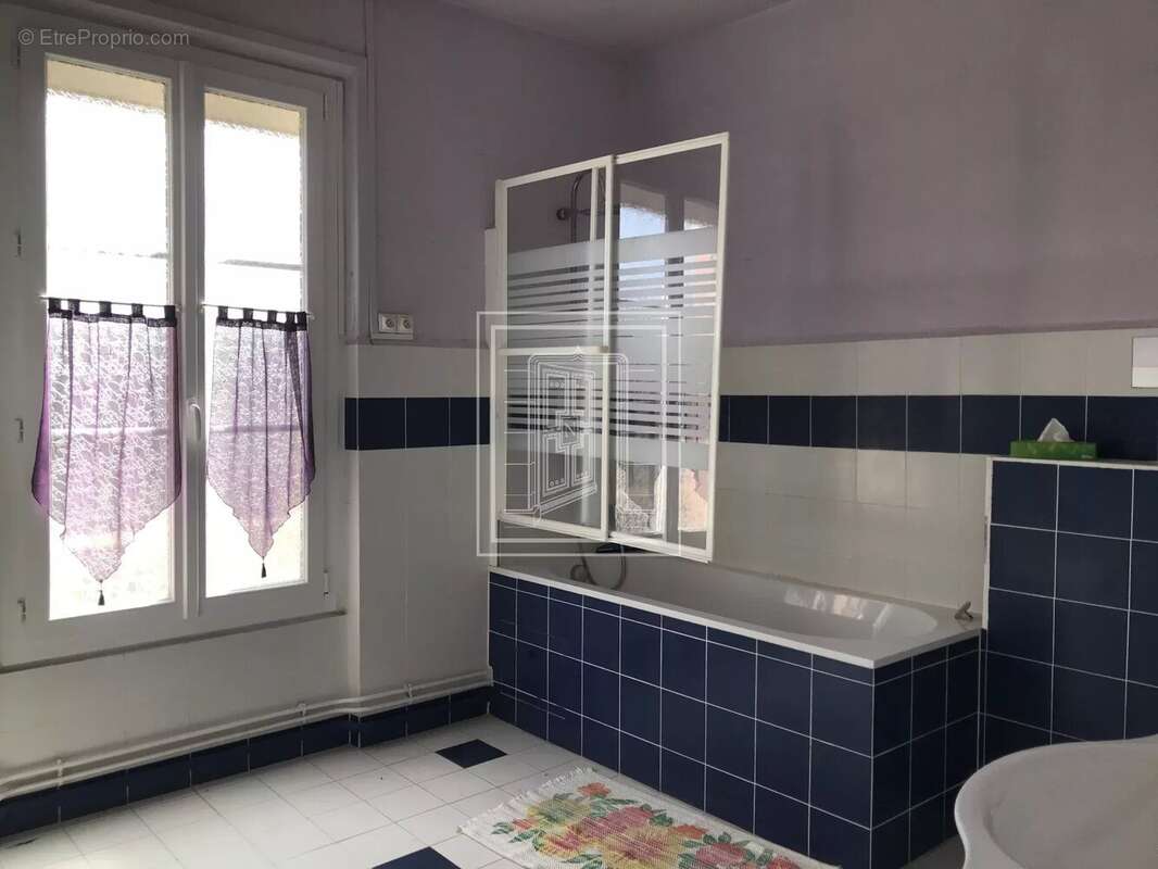 Maison à LA FERTE-IMBAULT