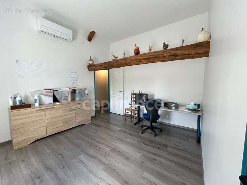 Dpt Dordogne (24), à vendre COULAURES maison P11 de 390 m² - Terrain de 4 828,00 m² - Plain pied - photo 33