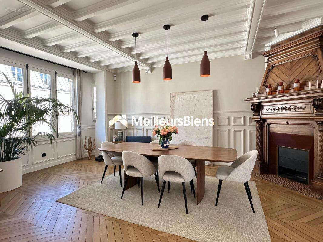 Appartement à PARIS-10E