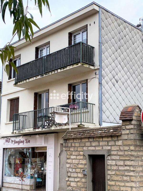 Appartement à VERNEUIL-SUR-SEINE