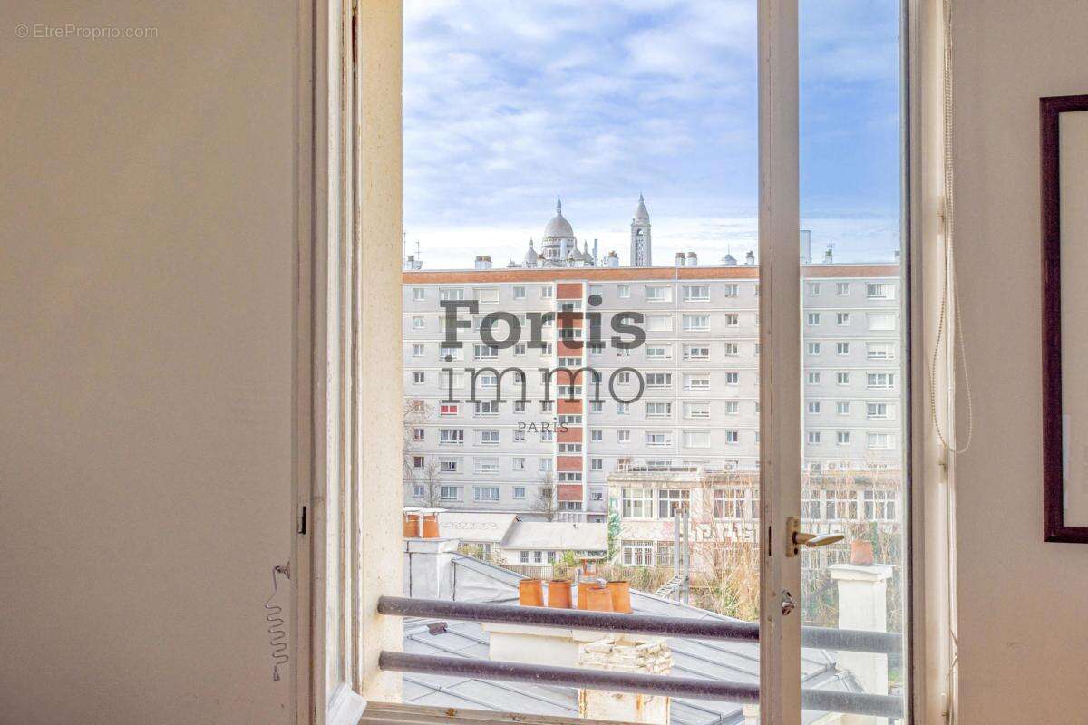 Appartement à PARIS-18E