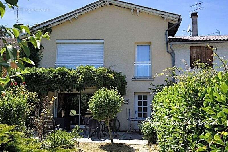 Maison à CHAZEY-SUR-AIN