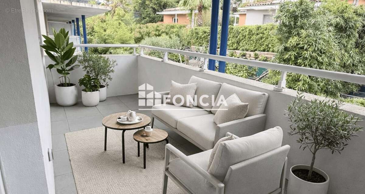 Appartement à VALLAURIS