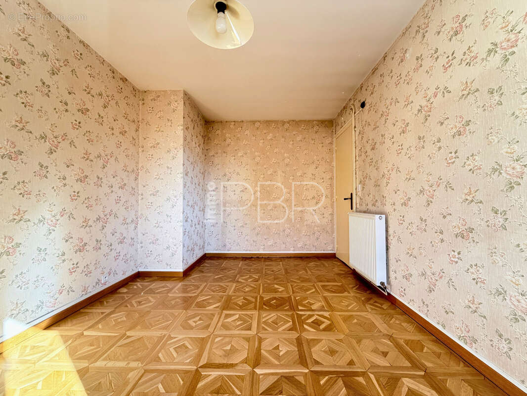 appartement de type 4 avec balcons et garage. - photo 8