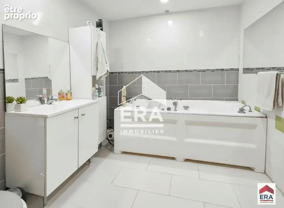 Maison semi plein pied - 175 m² - Jardin - Garage double - Lys-Lez-Lannoy - photo 7