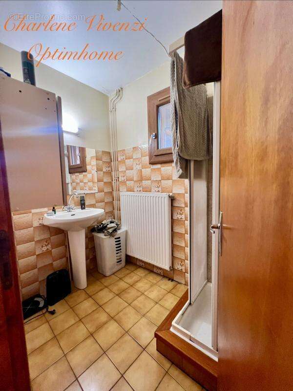 A vendre immeuble 2 appartements la llagonne 66 - photo 12