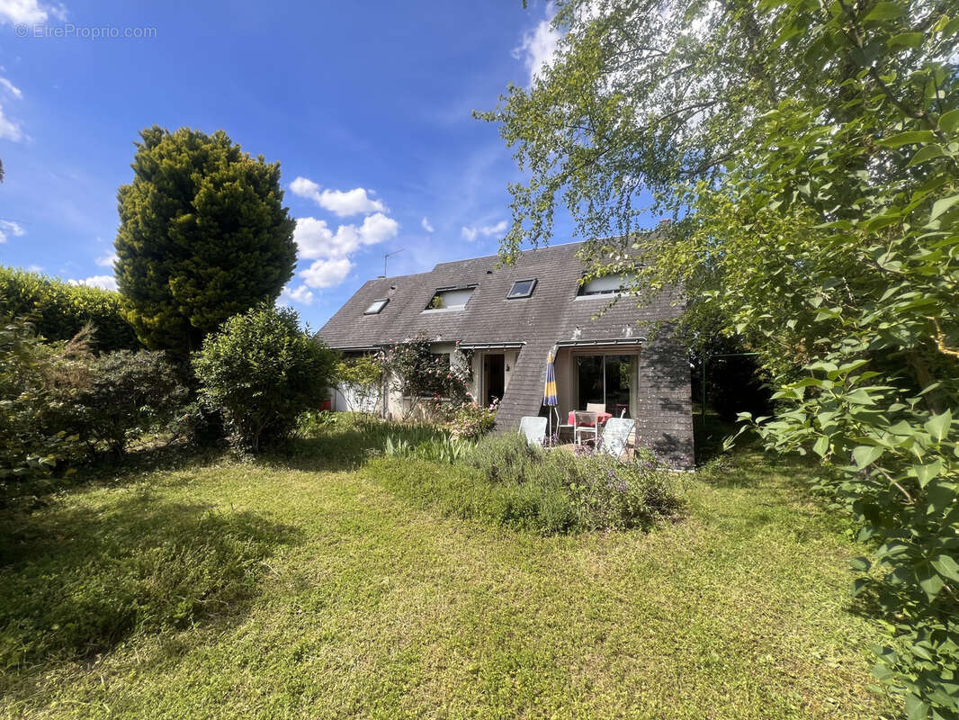 Maison à LA VILLE-AUX-DAMES