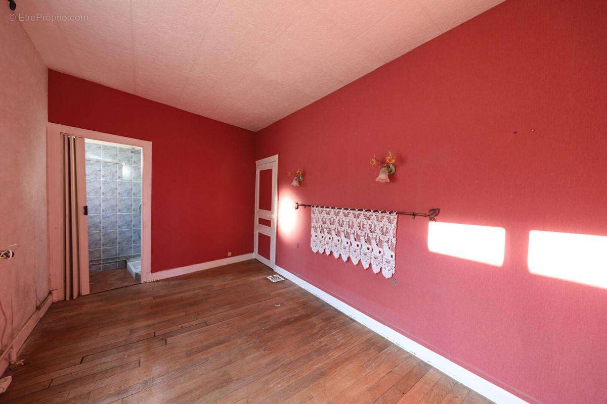 Maison à OUZOUER-SUR-TREZEE