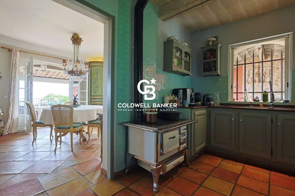 Confort, vue & authenticité et seulement 25 minutes de ST TROPEZ - photo 9