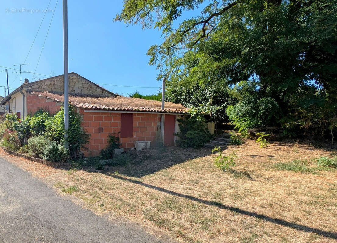 Maison à SAINT-MACAIRE-DU-BOIS