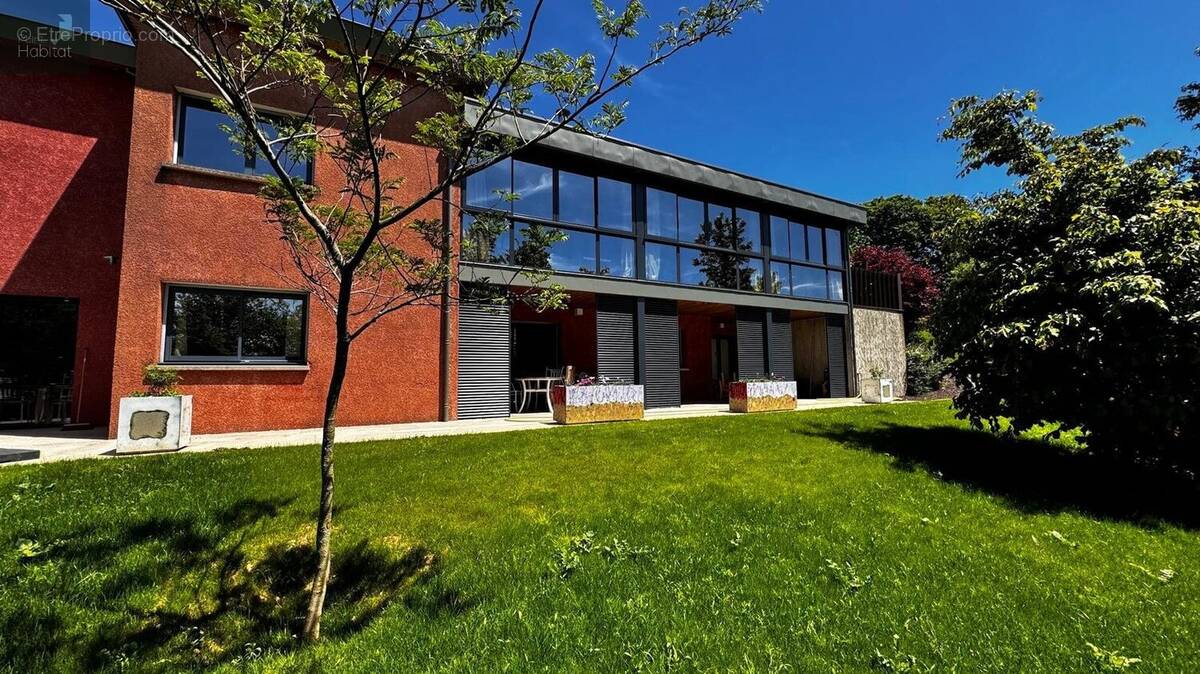 Maison à RIEUPEYROUX