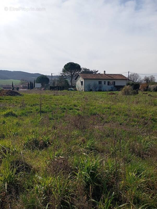 Terrain à ANNEYRON