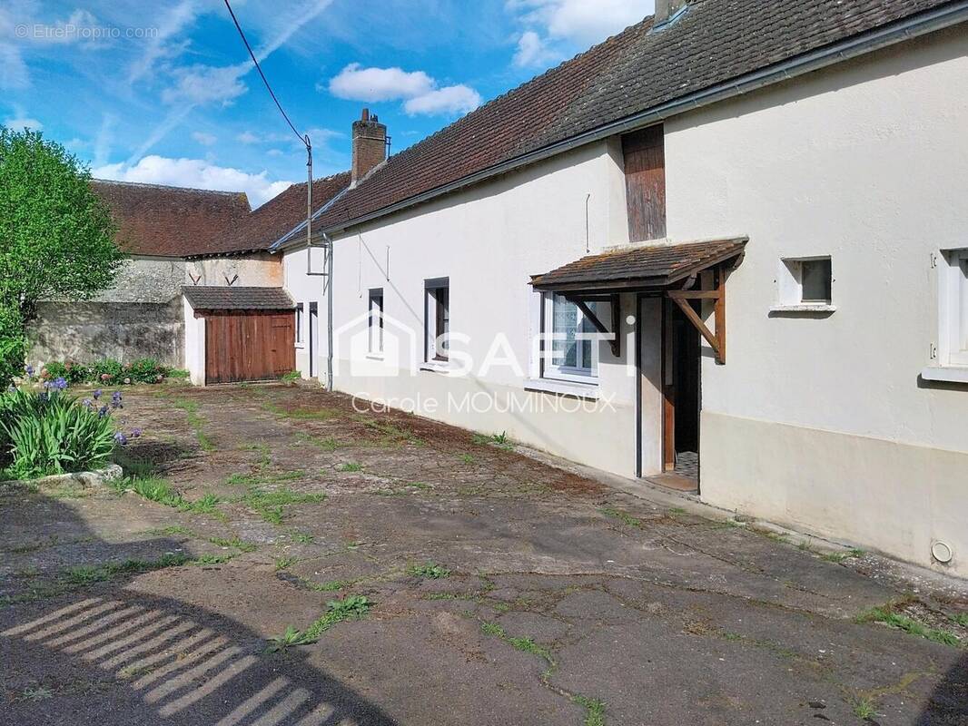Photo 1 - Maison à TRUYES