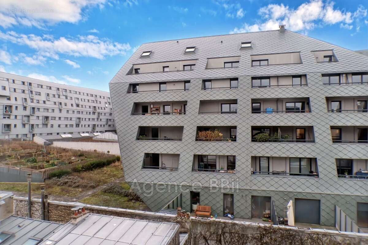 Appartement à PARIS-14E