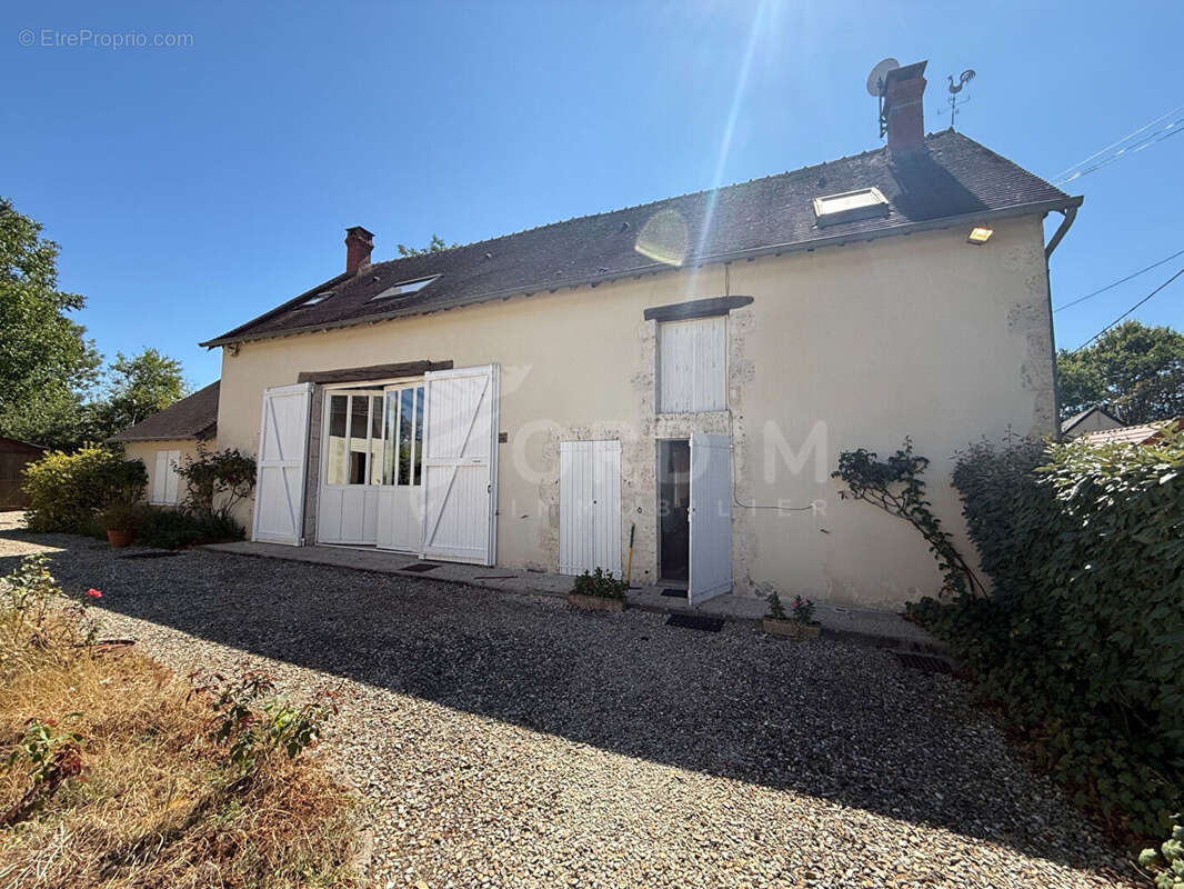 Beaulieu-sur-Loire  Ensemble immobilier de caractère, un bien rare ! - photo 7