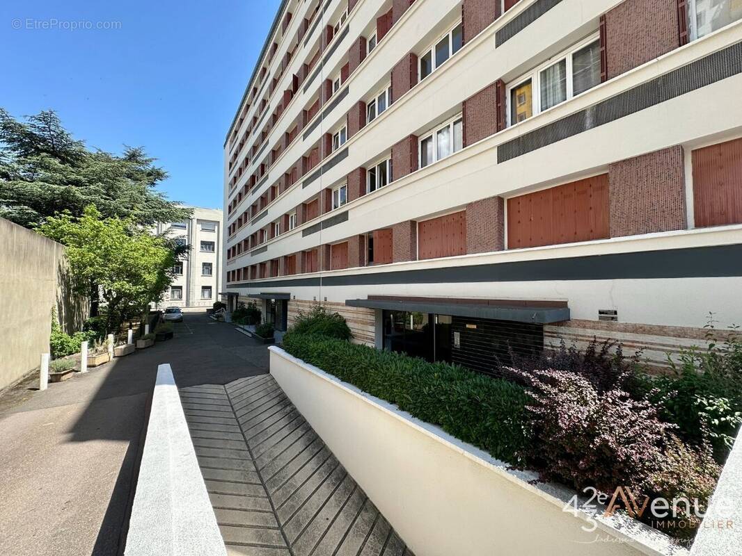 Appartement à SAINT-ETIENNE