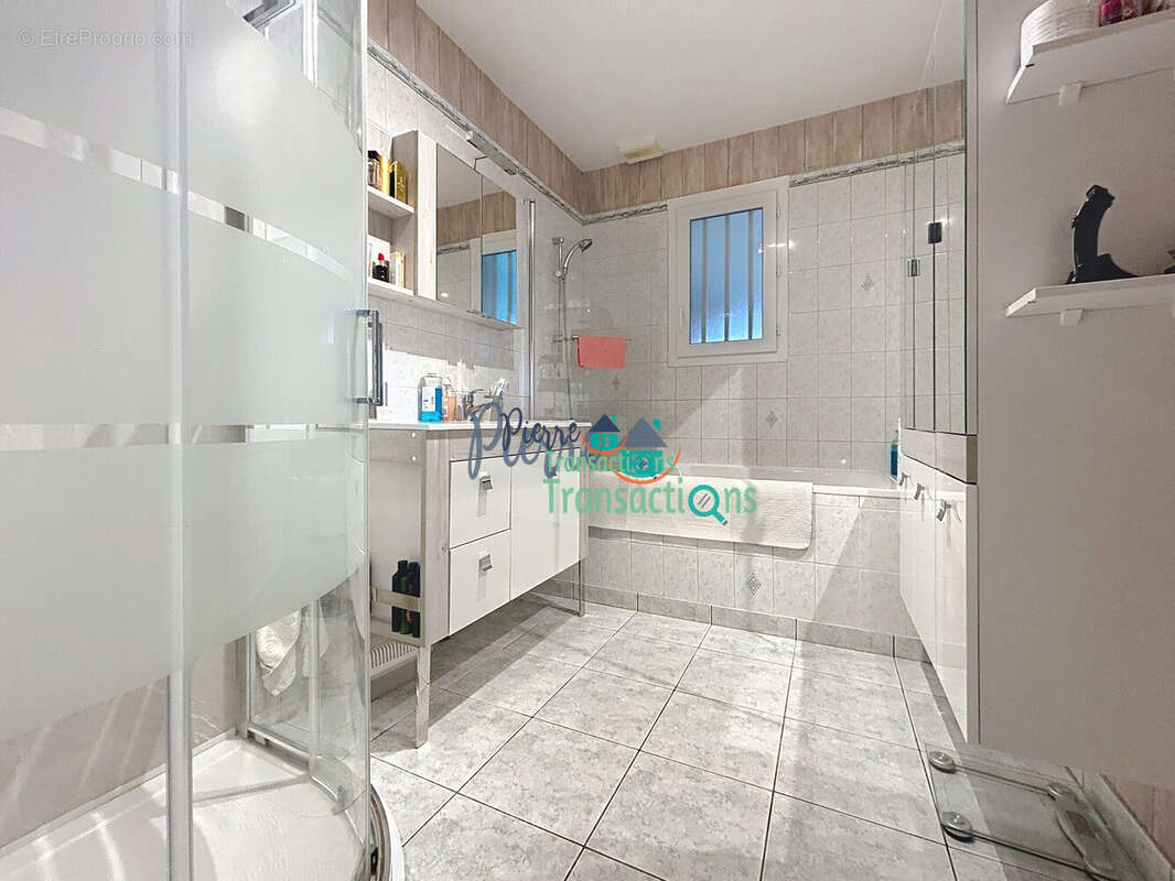 Maison à LILLEBONNE