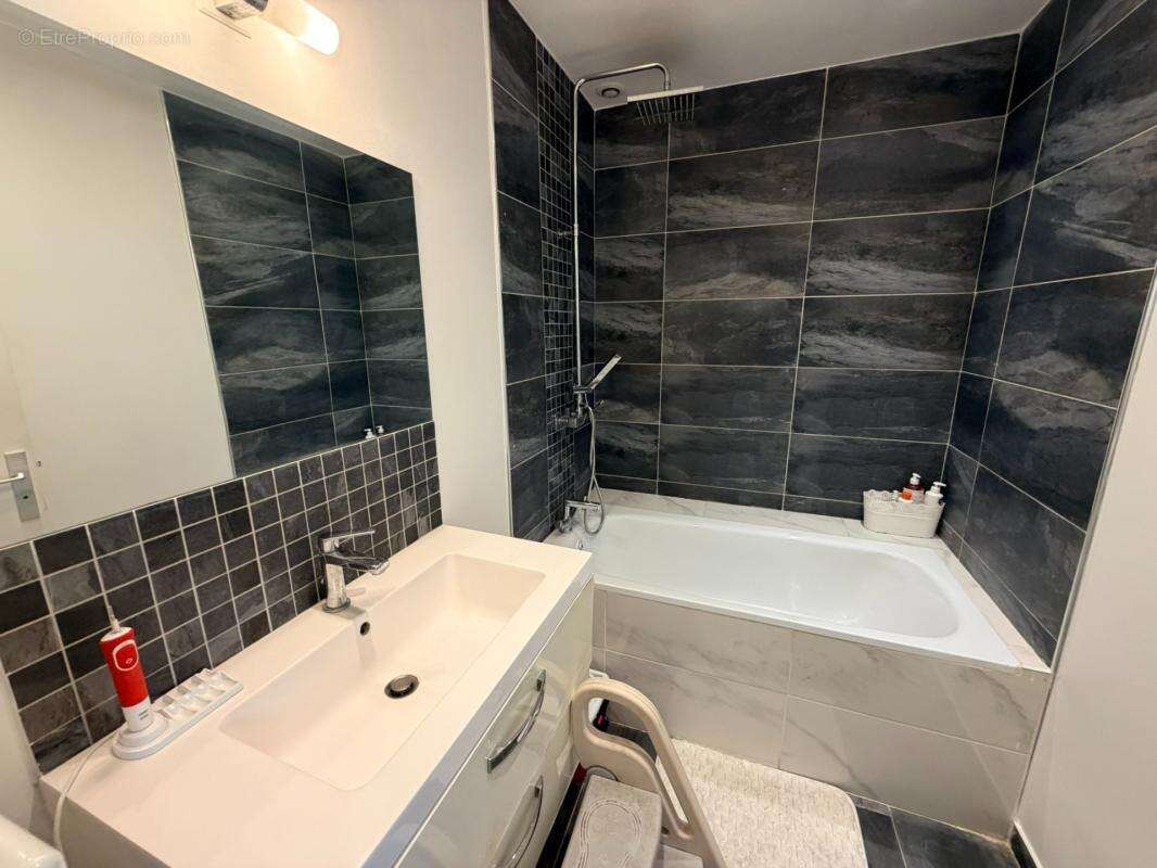 Appartement à MARSEILLE-9E