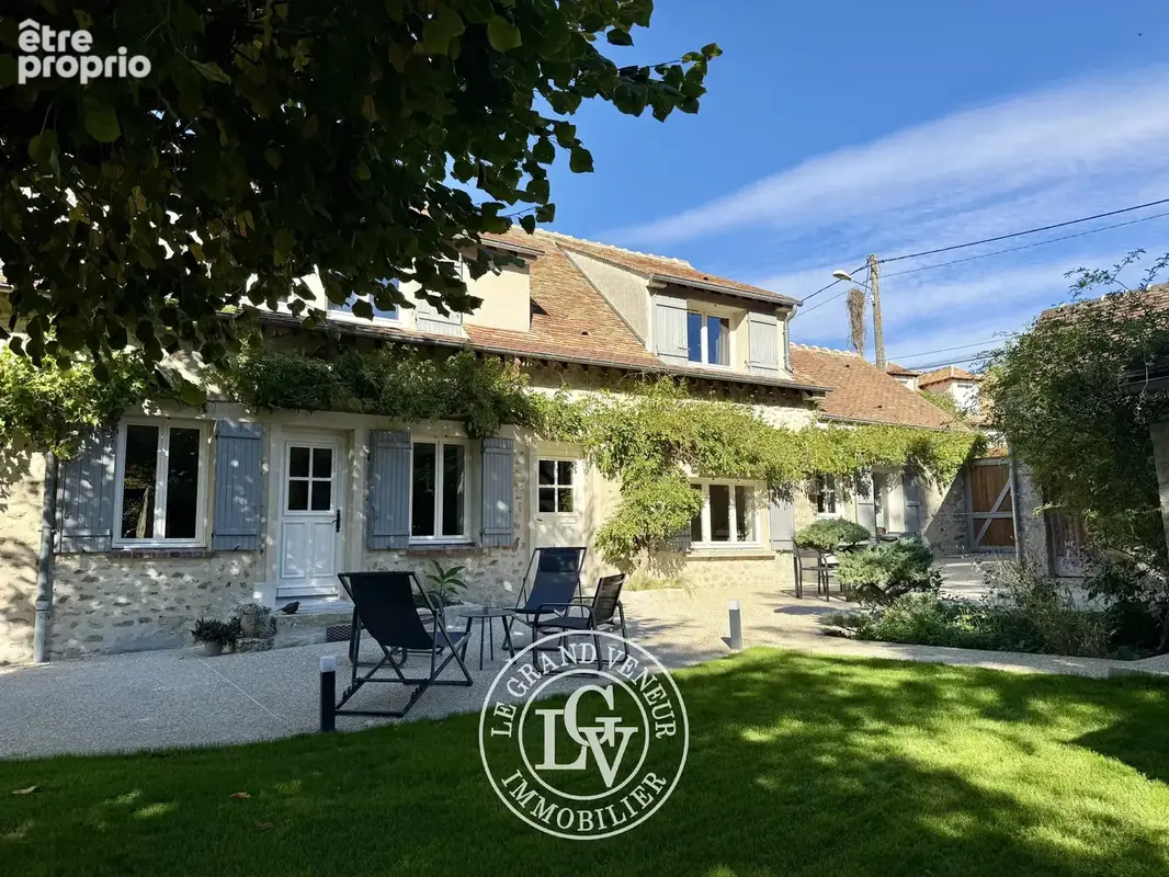 Fontaine-le-port – maison de charme de 176 m² avec dépendance et terrain de 2 005 m² - photo 1