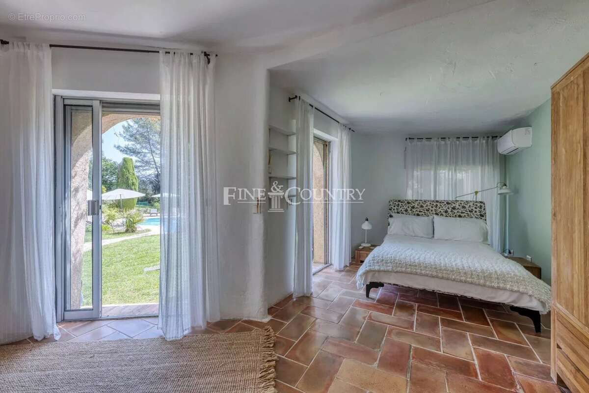 Maison à VALBONNE