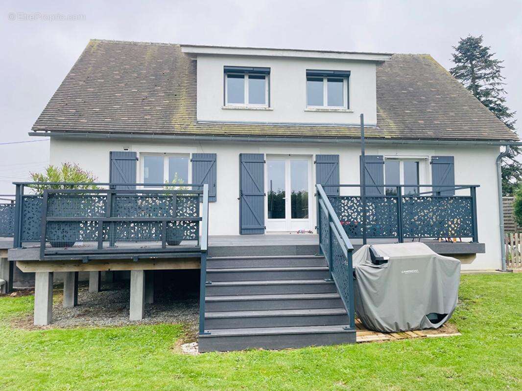 Maison à TREMBLAY-LES-VILLAGES