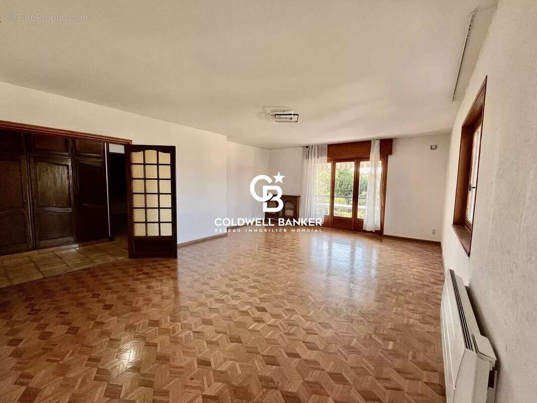 Maison de ville à vendre à Annemasse divisée en 2 appartements avec combles, sous-sol et fort potentiel locatif 74100 - photo 13