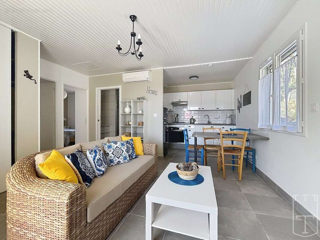 Maison à SAINT-ALBAN-AURIOLLES