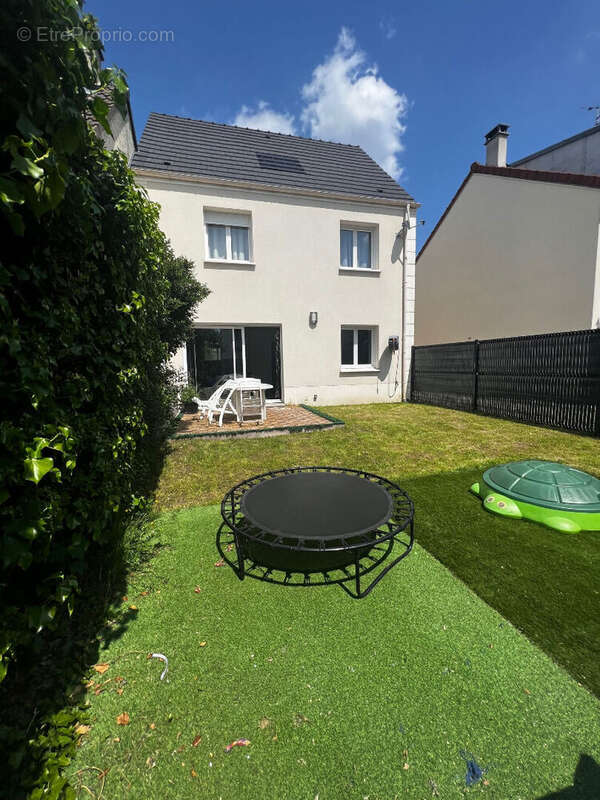 Maison à SARTROUVILLE