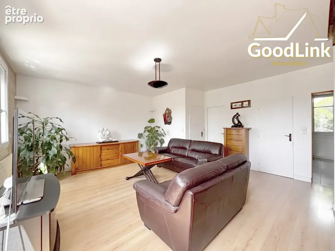 Appartement 4 pièces 137 m² à vendre à Aubervilliers (93300) - photo 2