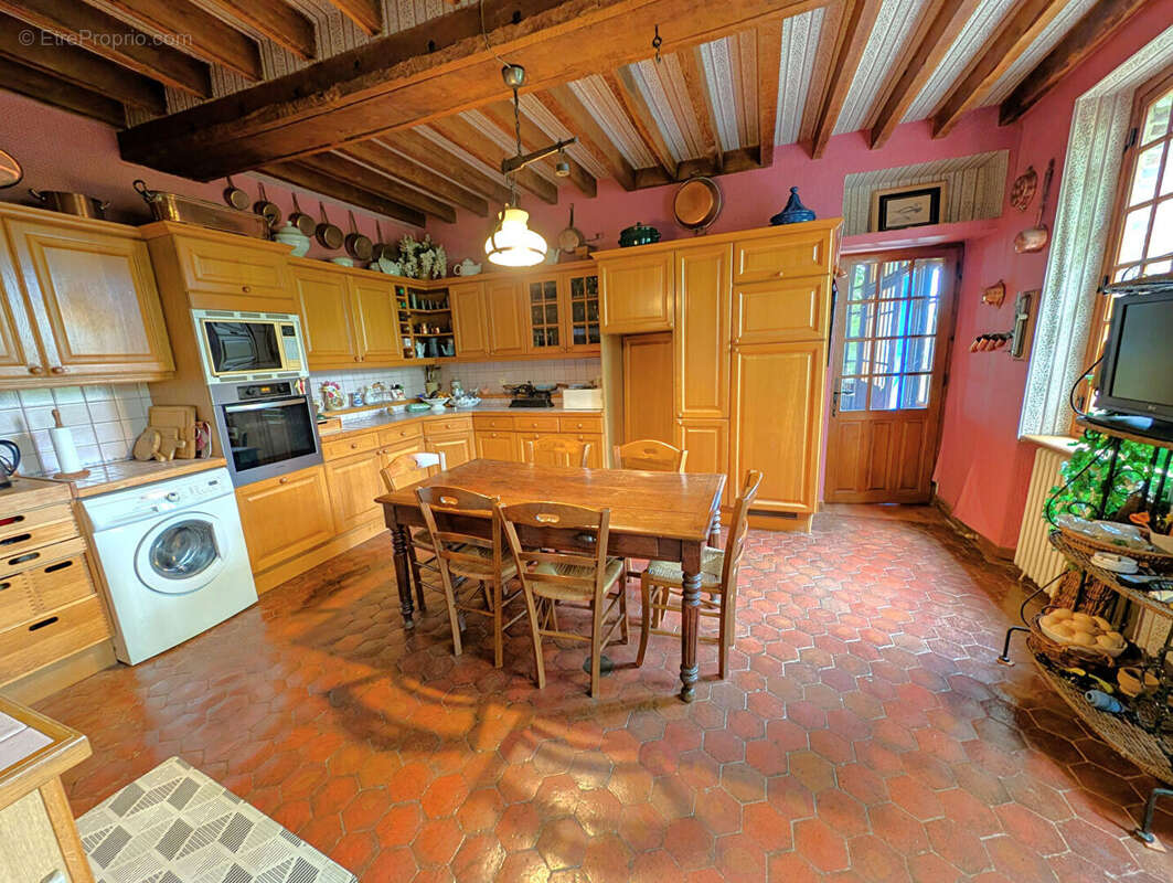 Maison à AILLANT-SUR-THOLON