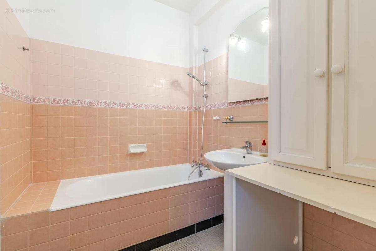 Appartement à PARIS-19E