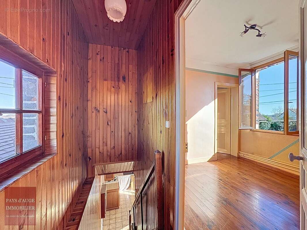 Maison à CASTILLON-EN-AUGE