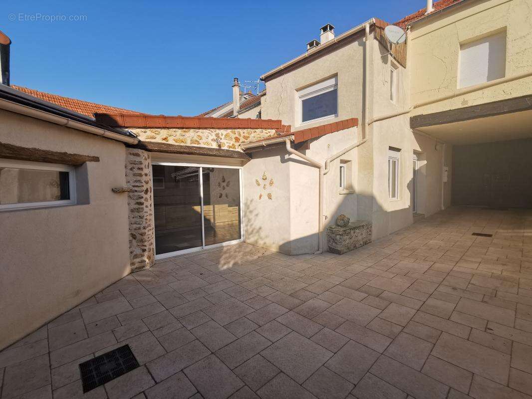 Maison à MARCOUSSIS