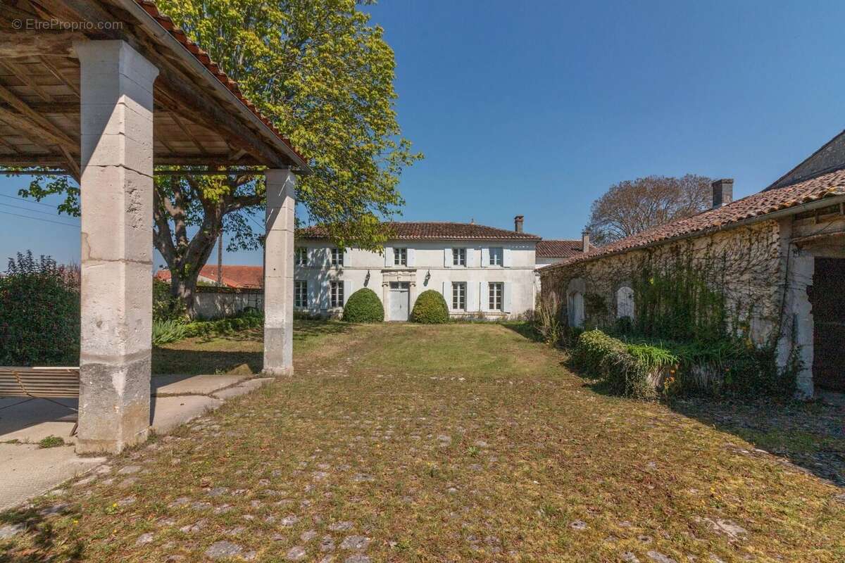 Belle maison de campagne du 18ème siècle - photo 2