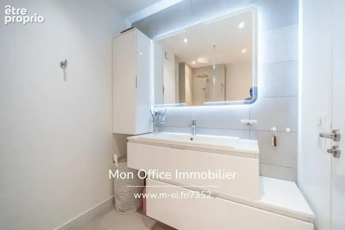 Référence : 7352-TCA. - Appartement 4 pièces traversant - intégralement rénové - vue montagne - Garage - Cave double (74000 Anne - photo 11