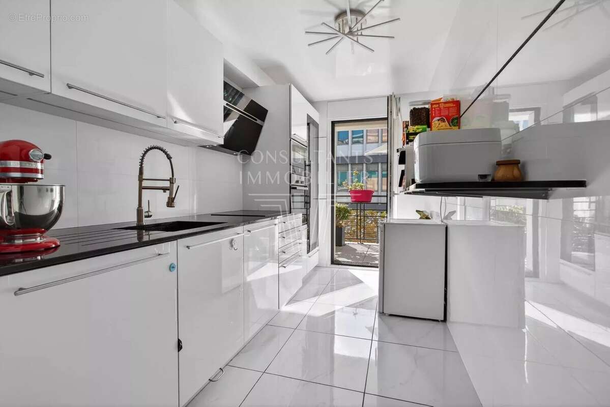 Appartement à LEVALLOIS-PERRET