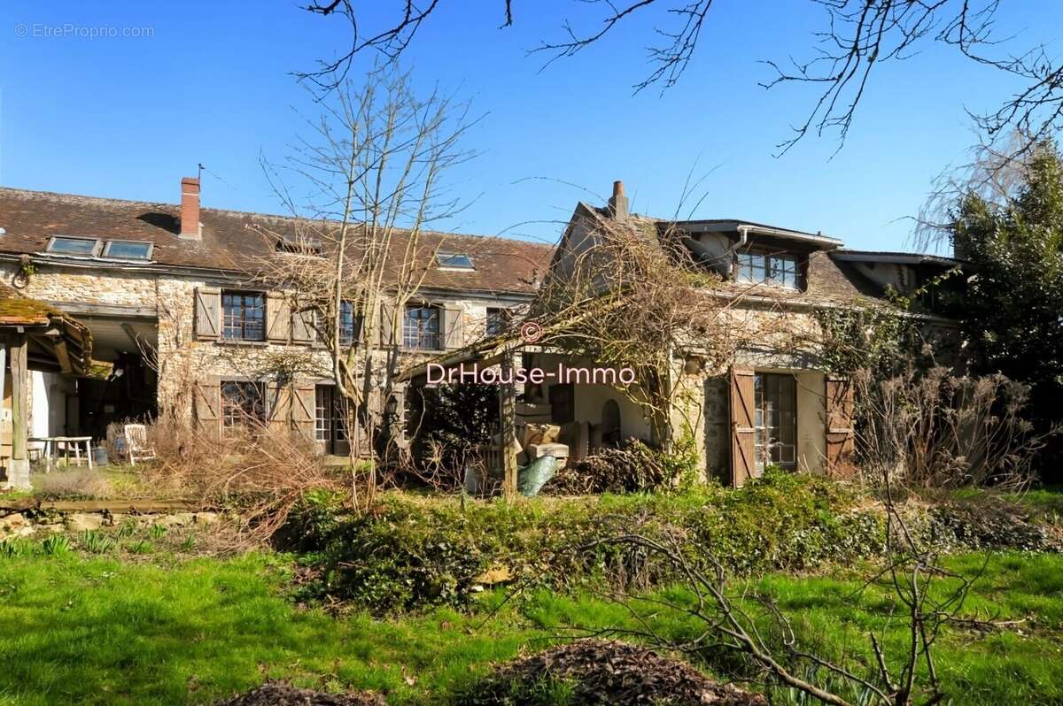 Maison à BUSSY-SAINT-GEORGES