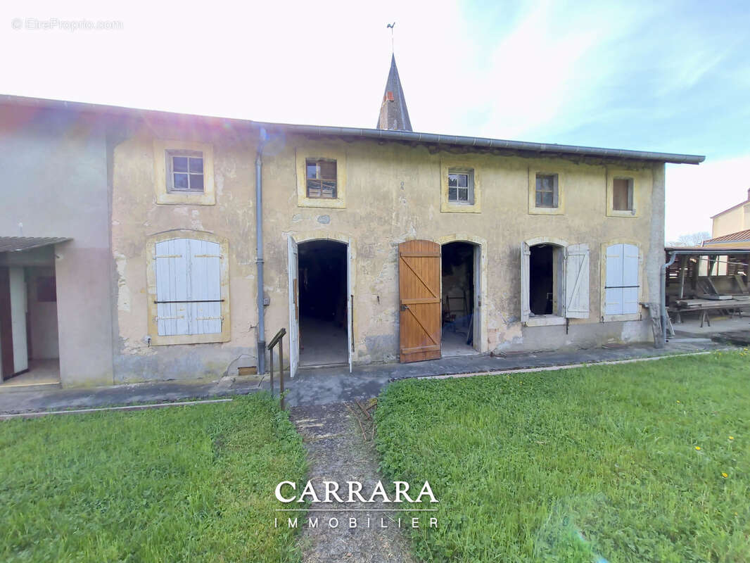 Maison Lorraine, de caractère avec ses dépendances à exploiter. - photo 16
