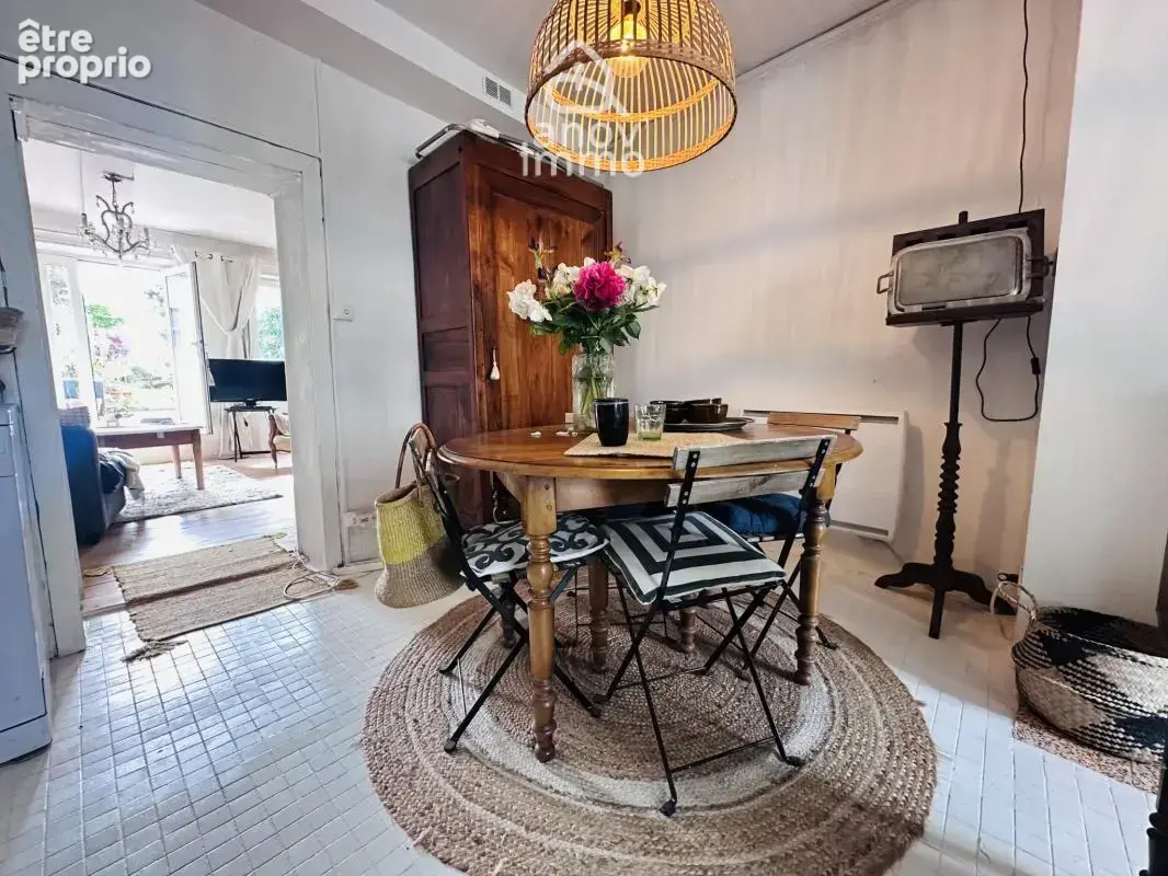 Maison de charme avec jardin intime, terrasse et atelier   E - photo 4