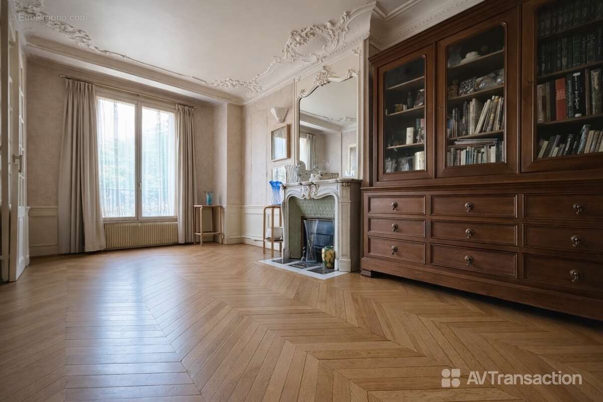 Appartement à PARIS-18E