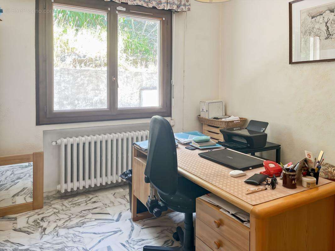 Maison À Vendre composée de 2 appartements (3 et 4 pièces) - photo 16