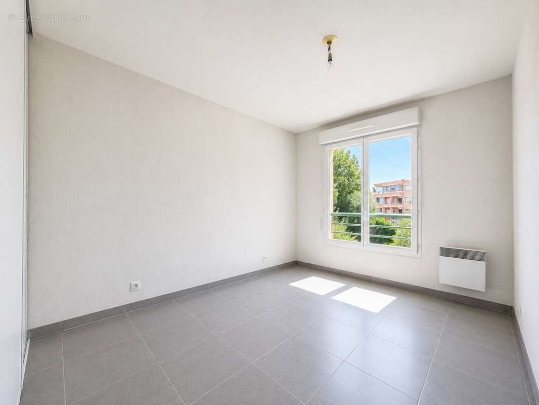 Grasse – Appartement T3 de 60 m² avec terrasse, garage et parking - photo 13