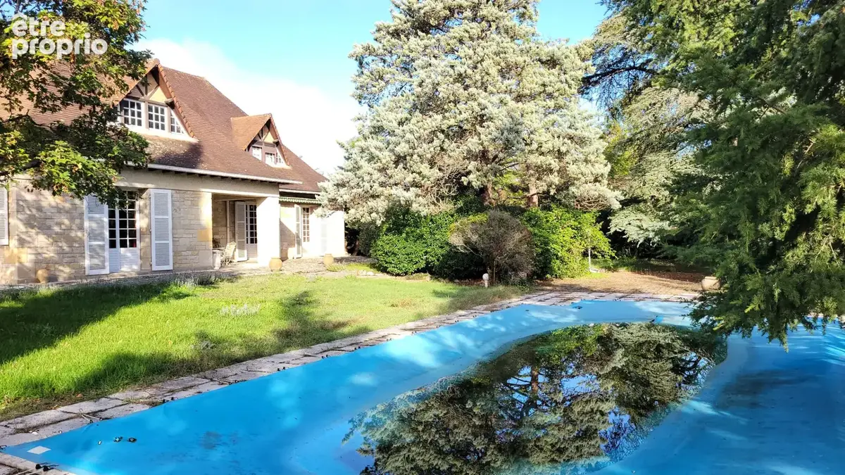 Propriété de caractère avec grand jardin privatif, à seulement 5 minutes  de Villefranche de Rouergue. - photo 6