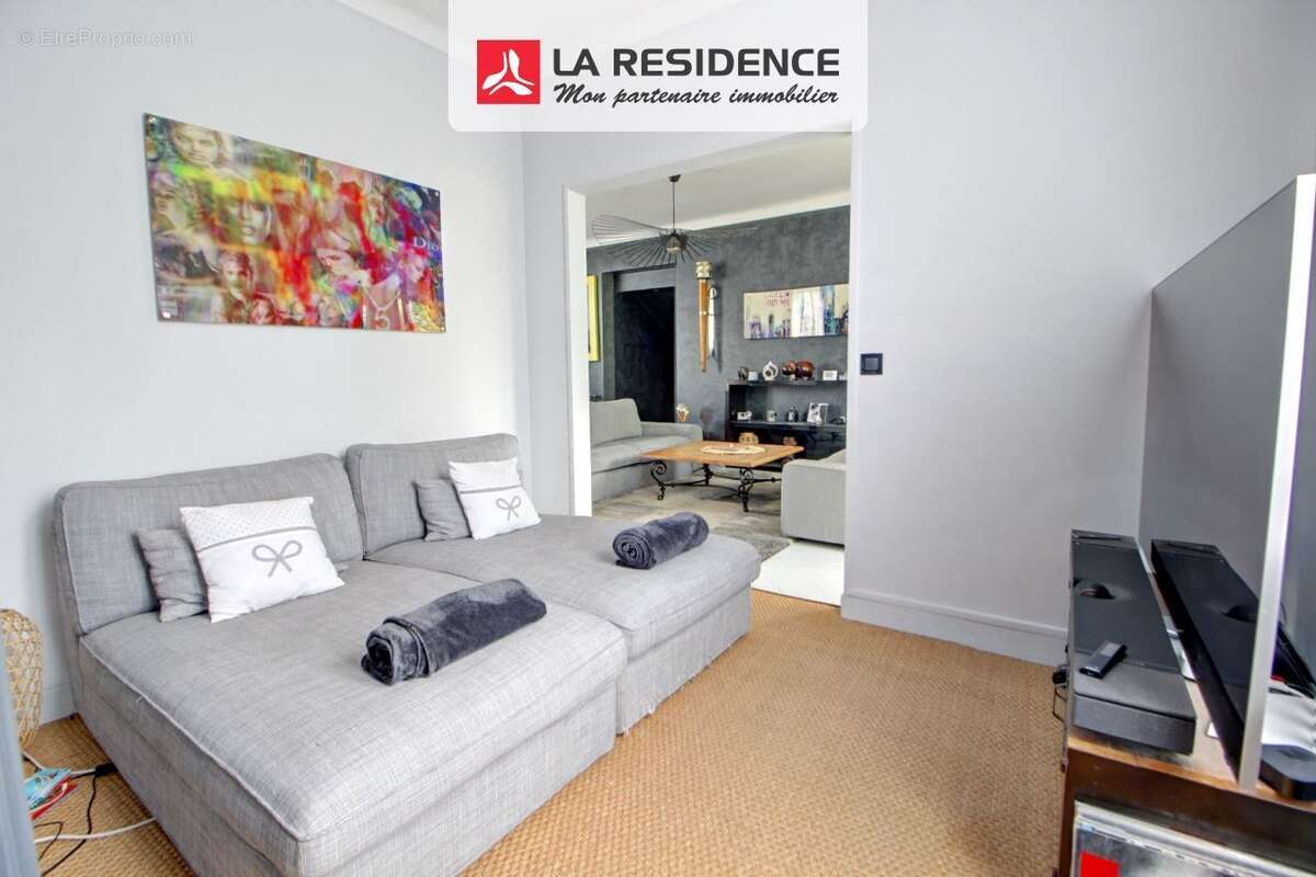 Maison 166 m² à Les Clayes-Sous-Bois  - photo 7