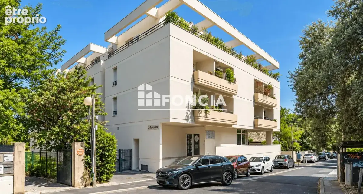 MONTPELLIER - CLEMENTVILLE - T3 traversant de 80m2 avec terrasse, garage et ascenseur - photo 2