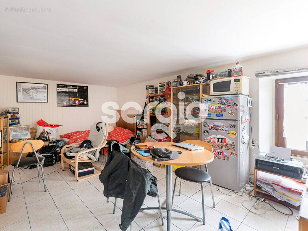 Appartement à LINAS