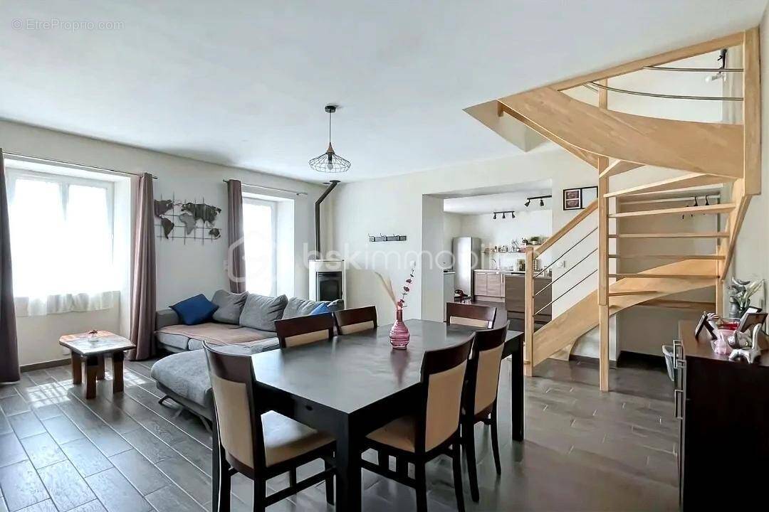 Maison à LOUVIGNE-DE-BAIS