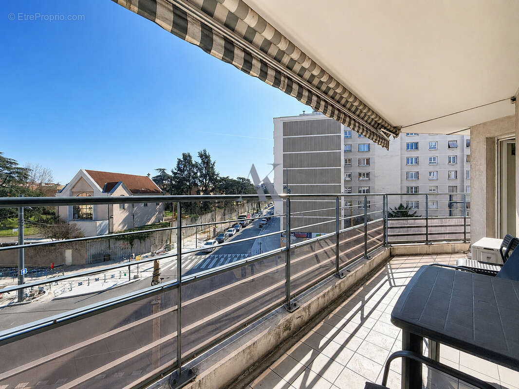 Villeurbanne   Appartement T4 90 m2 avec balcon et garage - photo 10