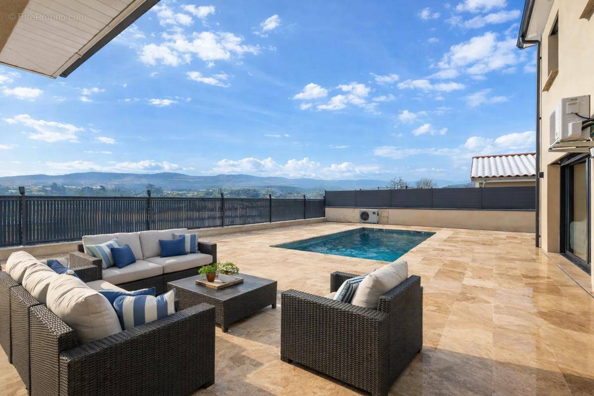 Maison à LA GRAND-CROIX